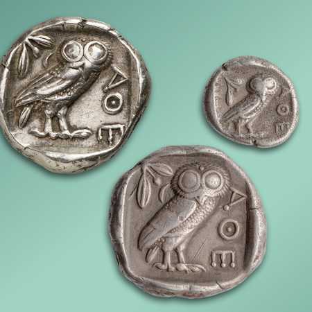 Münzen Athens, 6./5. Jh. v. Chr. aus den drei Sammlungen. Fotos: UMJ / N. Lackner; Lübke + Wiedemann / B. Seifert