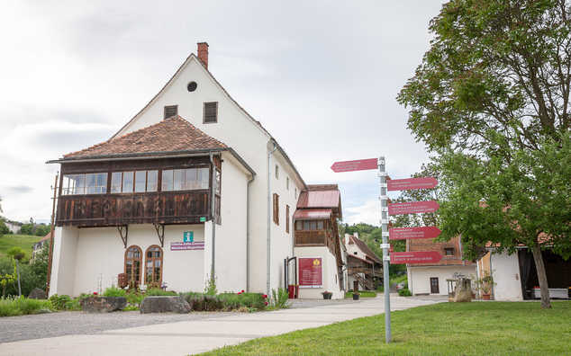 Besucherzentrum Grottenhof