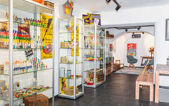 Figuren-Museum für Kaffeebeigaben