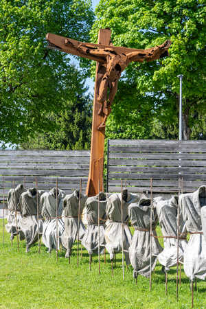 Skulpturengarten – Hans-Peter Profunser, Foto: Karlheinz Fessl