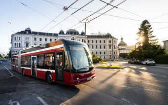 Obus: Einsteigen und Geschichte erleben. 