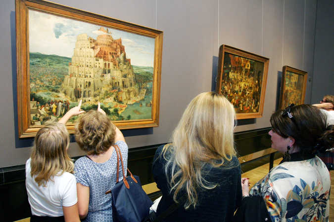 Besucherinnen in der Gemäldegalerie, © KHM-Museumsverband